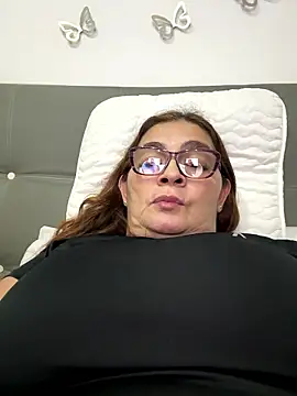 AntonellaAlondra4 online show from January 7, 11:43 pm