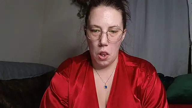 ThickGirlsDoItBetter online show from February 25, 2:25 am