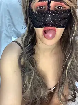 Snapshot of senoritaseno chatting on February 4, 8:06 pm senoritaseno online show from February 4, 8:06 pm