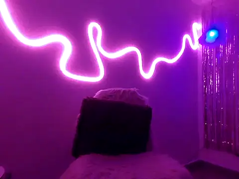 princesskitty111 online show from December 6, 1:57 am