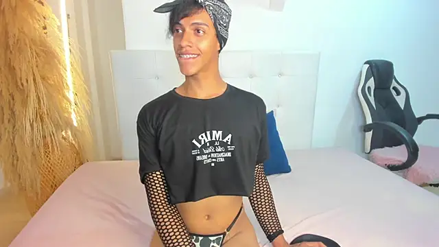 APRILL FOXX online show from April 11, 9:29 pm