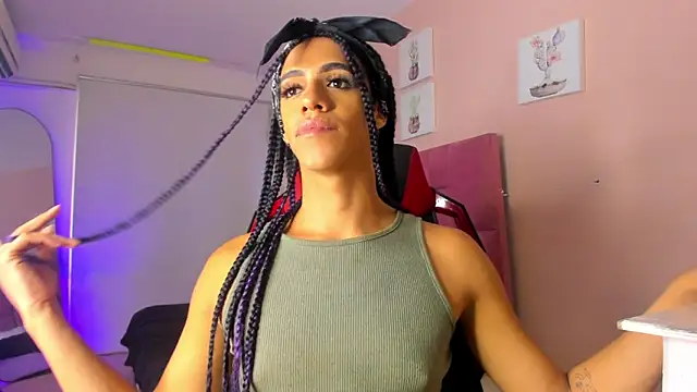 APRILL FOXX online show from January 9, 8:05 pm