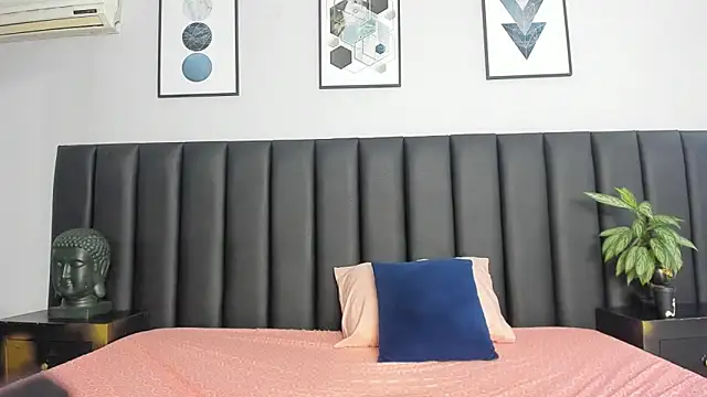 APRILL FOXX online show from May 15, 9:18 am
