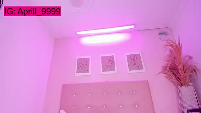 APRILL FOXX online show from December 13, 8:04 pm