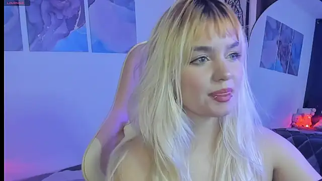 Pretty  zoe online show from March 12, 12:20 am