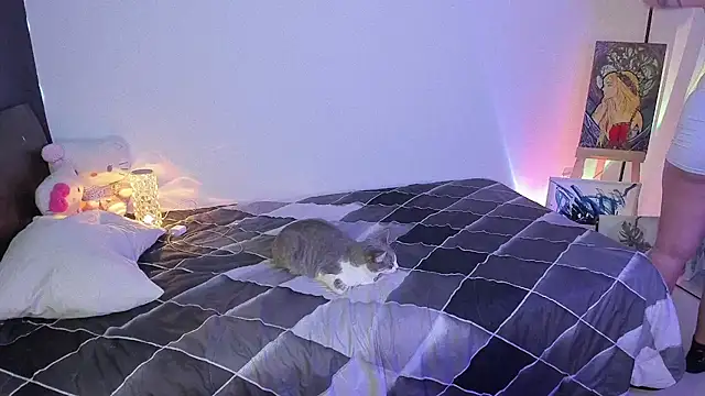 Pretty  zoe online show from March 7, 7:05 pm