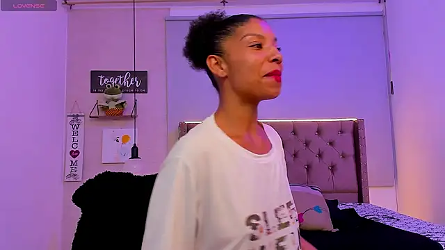 Thammy Adams online show from February 4, 2:17 am