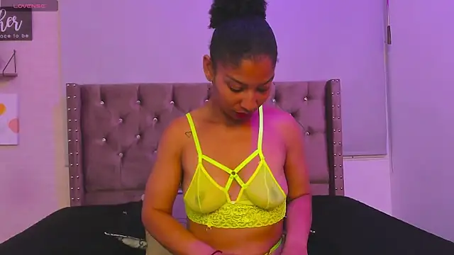 Thammy Adams online show from January 8, 11:30 pm