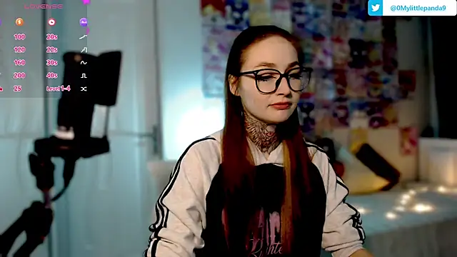Snapshot of Milky_way_UwU chatting on January 15, 12:30 am Milky way UwU online show from January 15, 12:30 am