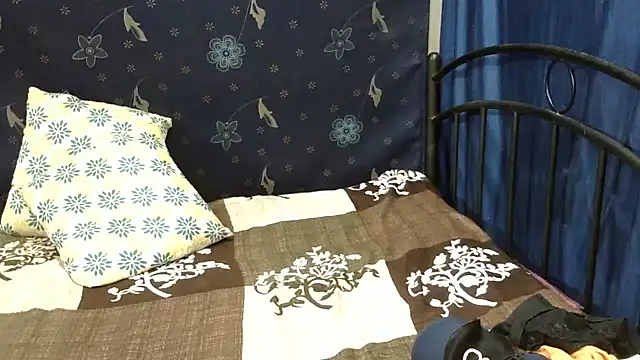 Snapshot of Pramila_Manish chatting on June 18, 5:29 pm Pramila Manish online show from June 18, 5:29 pm
