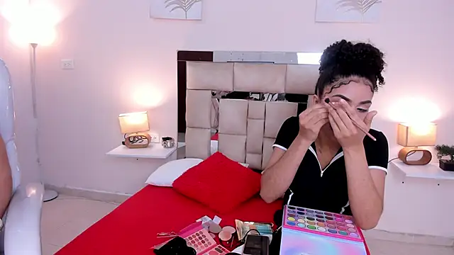 Snapshot of saraandstiven chatting on March 23, 4:05 am saraandstiven online show from March 23, 4:05 am