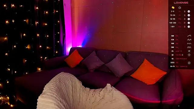 Snapshot of AdeleRoberts chatting on February 23, 5:45 am AdeleRoberts online show from February 23, 5:45 am