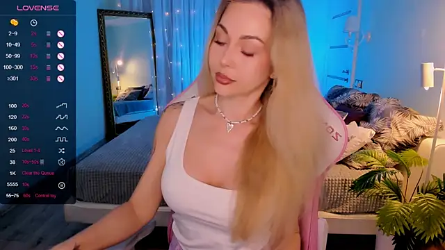 AdeleRoberts online show from May 7, 1:54 am