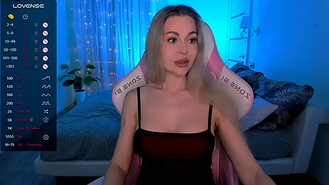 AdeleRoberts online show from March 12, 2:06 am