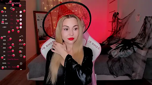 AdeleRoberts online show from October 30, 2:10 am