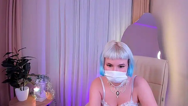 Snapshot of Pieris_Lisa chatting on January 8, 8:49 am Pieris Lisa online show from January 8, 8:49 am