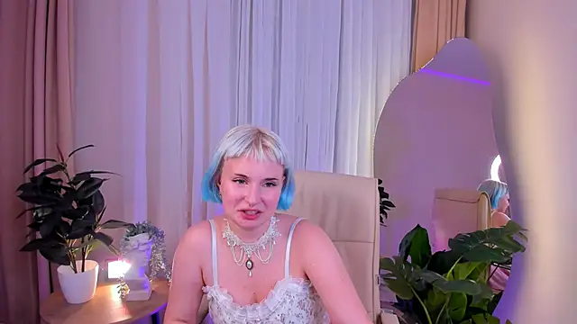 Snapshot of Pieris_Lisa chatting on January 8, 11:54 am Pieris Lisa online show from January 8, 11:54 am