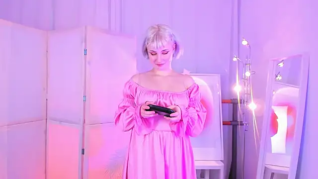 Snapshot of Pieris_Lisa chatting on January 20, 1:53 pm Pieris Lisa online show from January 20, 1:53 pm