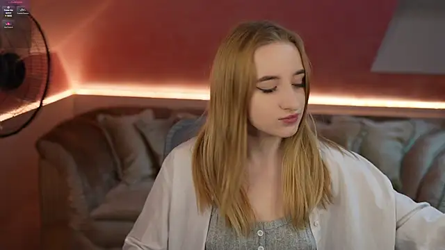Snapshot of Tess_LovelyWest chatting on January 27, 7:56 pm Tess LovelyWest online show from January 27, 7:56 pm