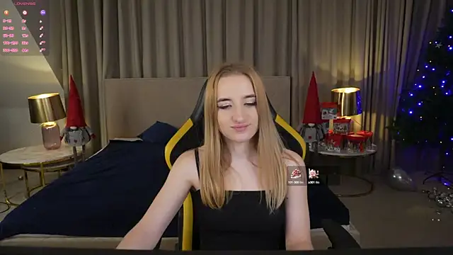 Snapshot of Tess_LovelyWest chatting on December 23, 7:52 pm Tess LovelyWest online show from December 23, 7:52 pm