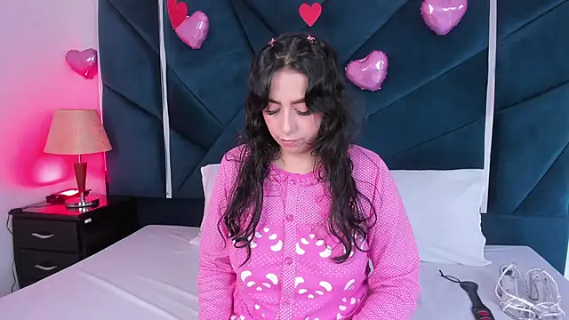 AlondraMendez online show from February 18, 4:37 am