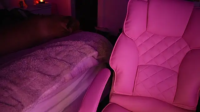 notoriousnatureXO online show from March 10, 11:47 am