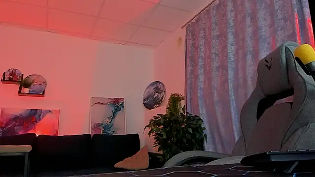 NielletaBlossom online show from February 12, 2:44 am