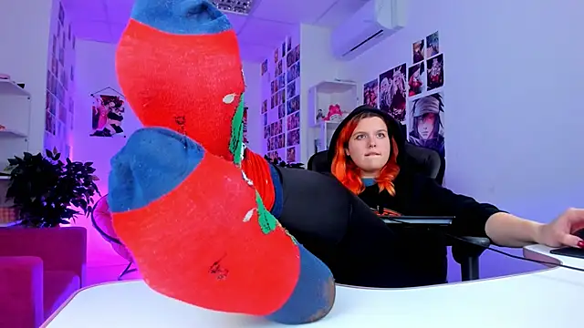 NielletaBlossom online show from March 11, 8:41 am