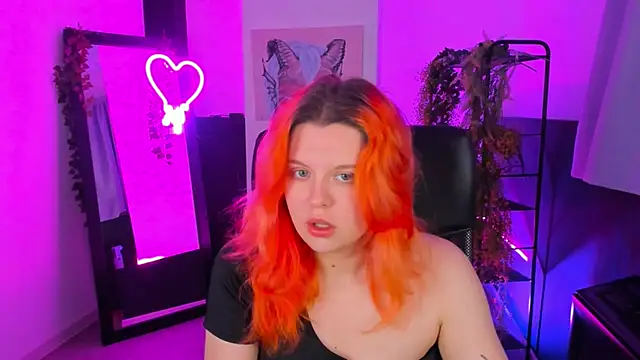 NielletaBlossom online show from March 3, 5:05 am