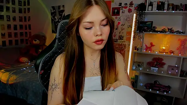 AkiraKatsu online show from December 21, 11:12 am