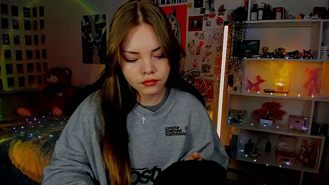 AkiraKatsu online show from April 18, 10:17 am