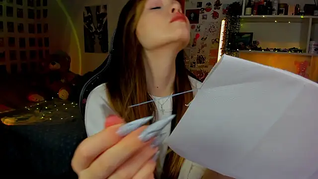 AkiraKatsu online show from November 29, 10:37 am