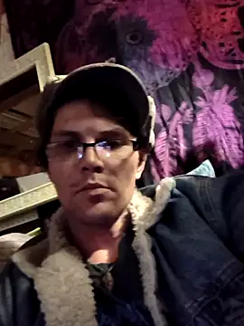 Snapshot of potholder420 chatting on March 4, 7:27 am potholder420 online show from March 4, 7:27 am