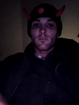 Snapshot of potholder420 chatting on October 11, 4:35 am potholder420 online show from October 11, 4:35 am