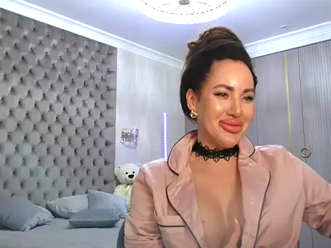 TianaPosh online show from February 27, 7:37 pm