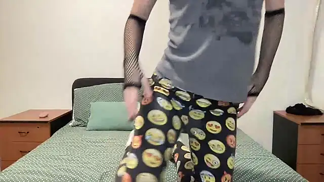 Onika Love online show from October 9, 8:31 pm