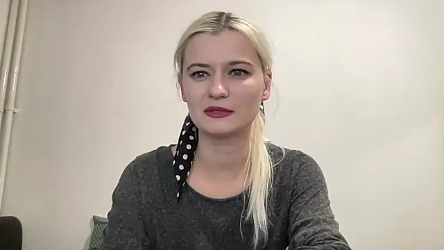 Onika Love online show from November 7, 11:41 pm