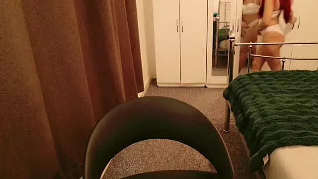 karlaolivia online show from March 20, 9:21 am