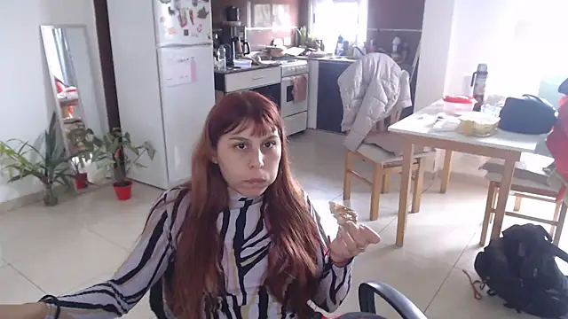 Snapshot of bunnylolaa4 chatting on May 24, 3:01 pm bunnylolaa4 online show from May 24, 3:01 pm