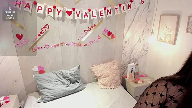 rose nova online show from February 8, 8:06 pm