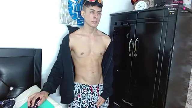 hots boygg online show from April 17, 8:11 pm