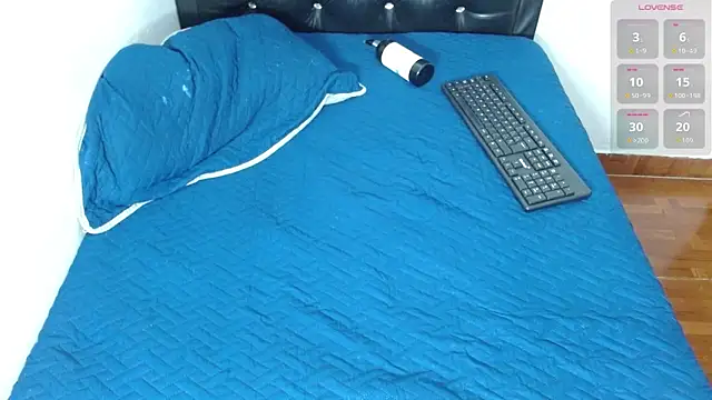 Snapshot of hots_boygg chatting on November 7, 4:22 pm hots boygg online show from November 7, 4:22 pm