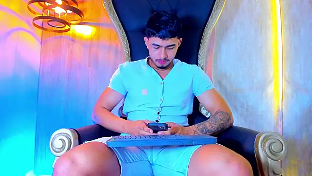 thaddeus king online show from November 12, 9:40 pm