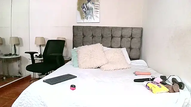 IssabellaJones online show from November 19, 12:43 am