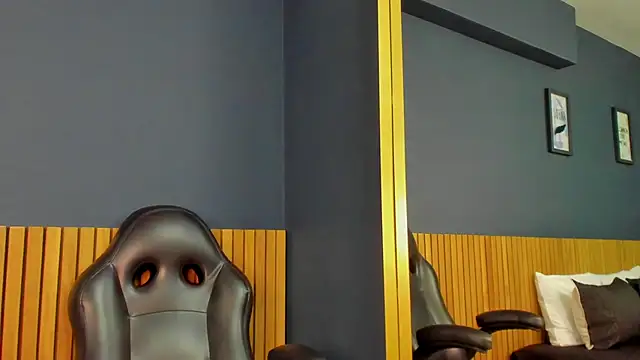 NathRossi online show from February 26, 1:36 am