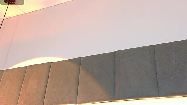 nicolle pierce online show from April 26, 1:19 pm