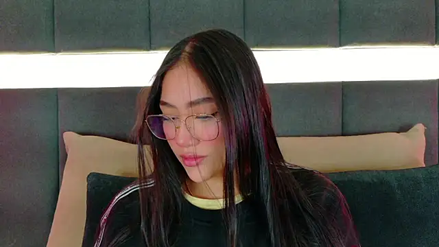 nicolle pierce online show from October 24, 2:05 pm