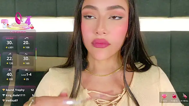 nicolle pierce online show from November 12, 1:59 pm