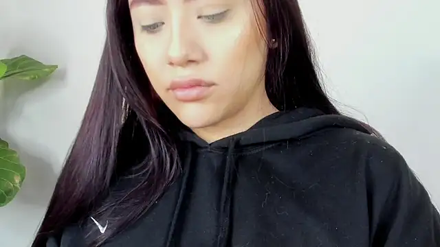 nicolle pierce online show from February 11, 12:16 pm