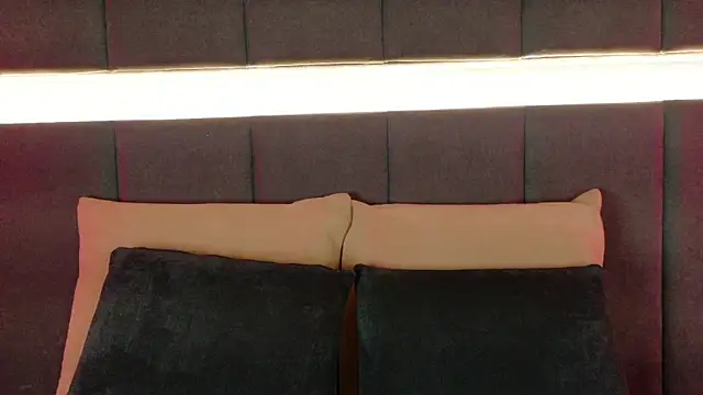 nicolle pierce online show from November 5, 1:25 pm